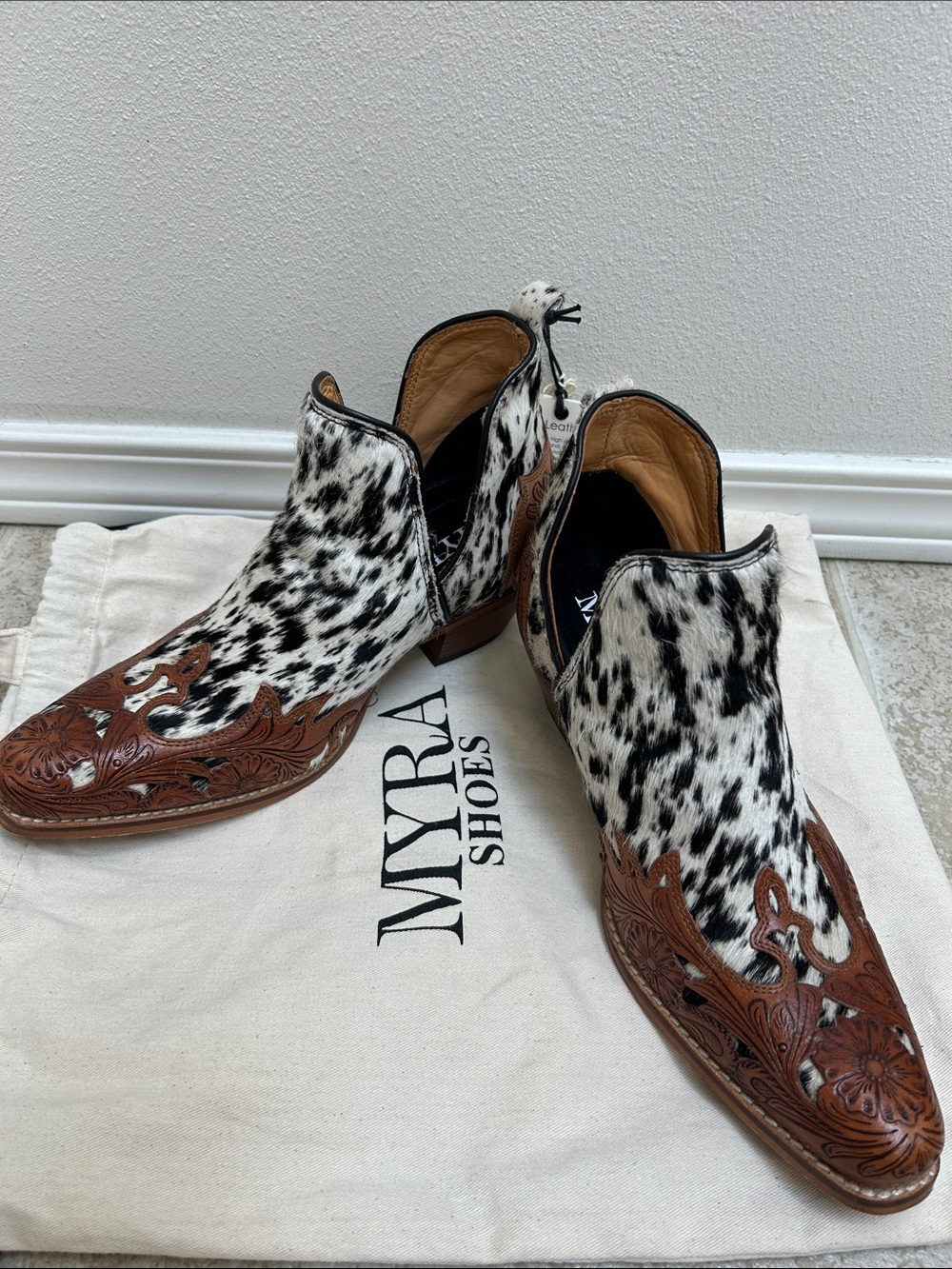 NWT Myra West Street Cowhide Hand Tooled Leather Western Booties Size 7